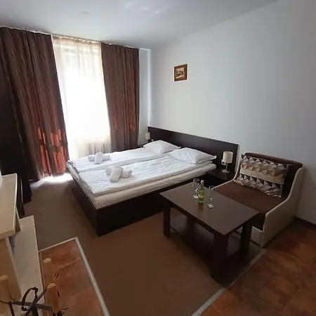 студио в мария антоанета *